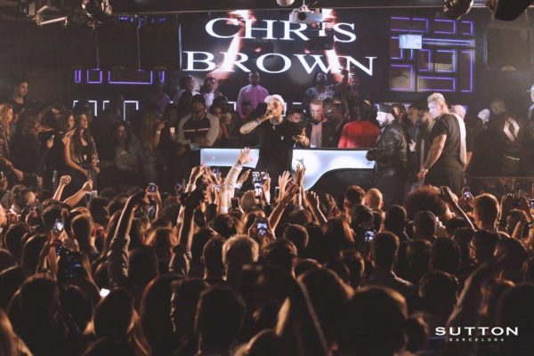 chris brown en sutton club